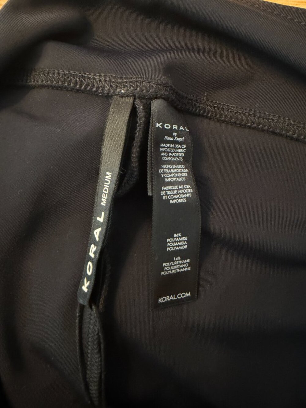 ☀️ Koral Illuminate Blackout High Rise Flare Leggings Black M NWT - Picture 8 of 13
